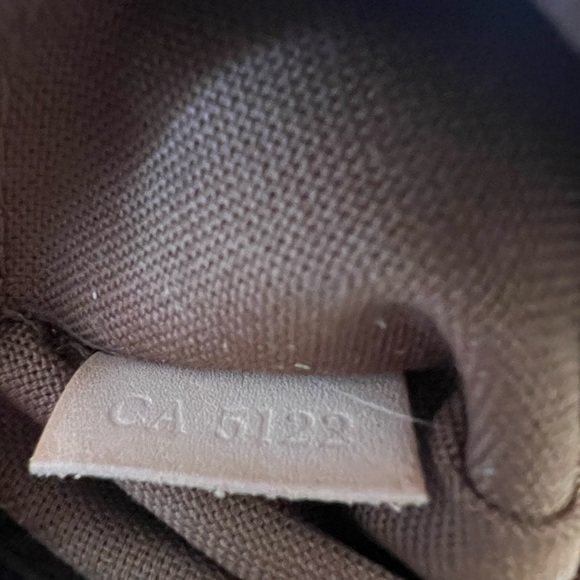 Louis Vuitton Accessories Pouch - Picture 10 of 16